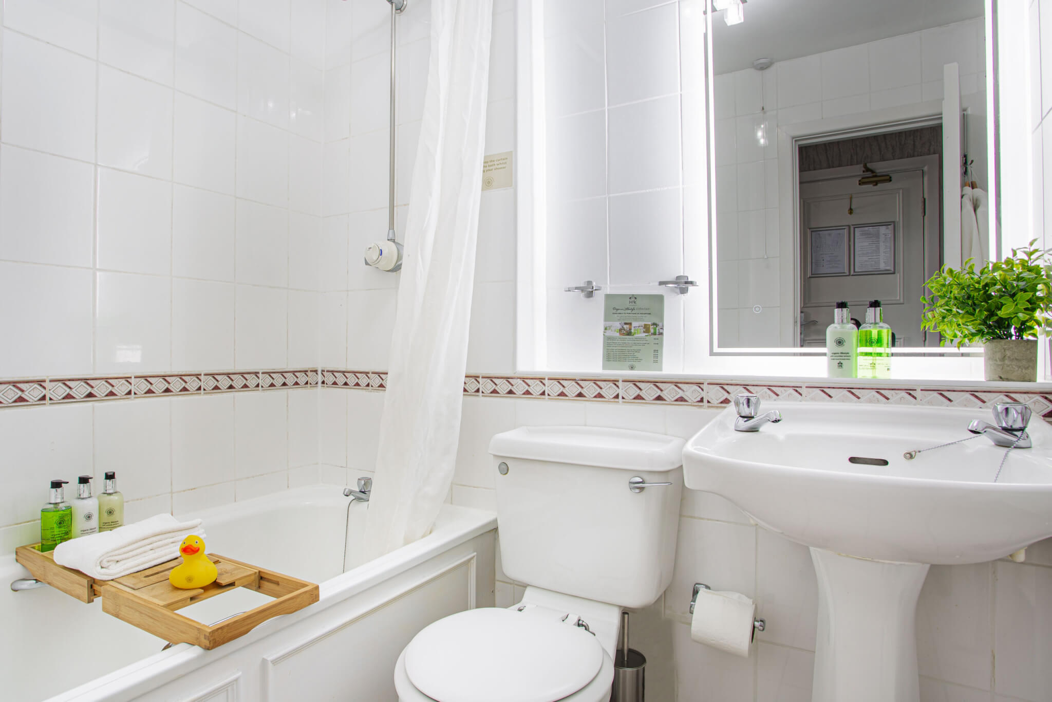 Crown Hotel Classic Double Room Bathroom scaled