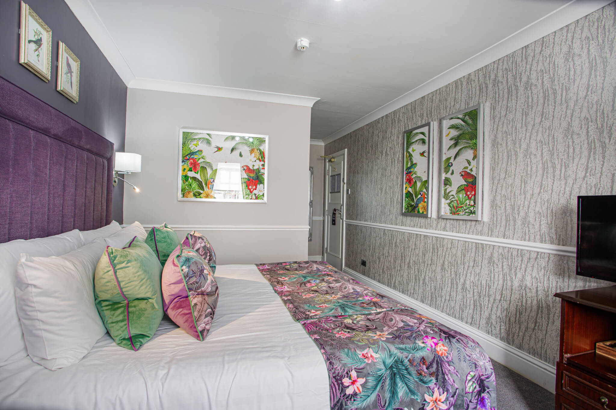 Crown Hotel Classic Double Room scaled