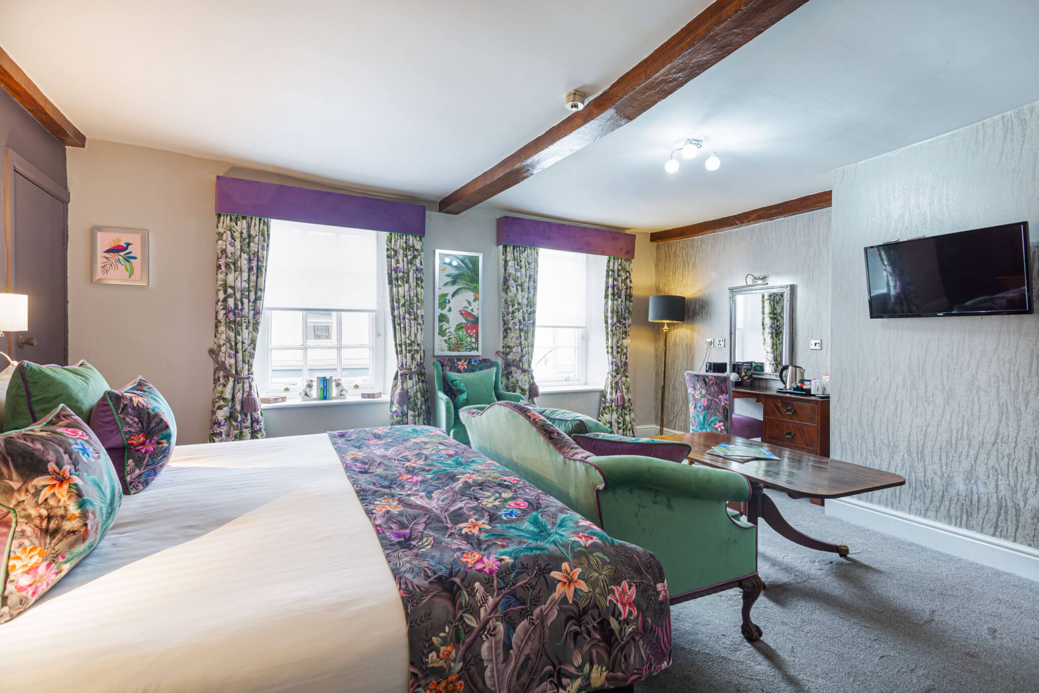 Crown Hotel Deluxe Double Room Bedroom Space scaled